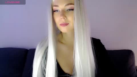 Isabella online show from 12/30/24, 08:43