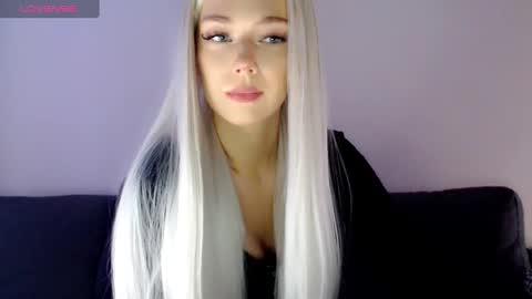 Isabella online show from 01/02/25, 12:24