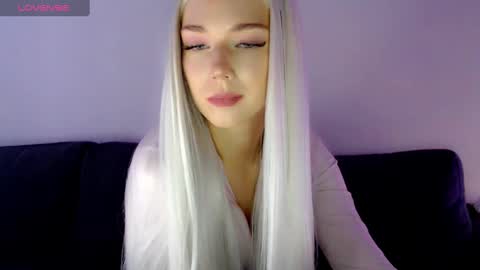 Isabella online show from 01/05/25, 08:54