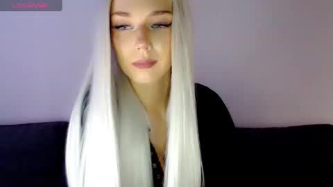 Isabella online show from 01/06/25, 12:24