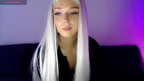 Isabella online show from 01/17/25, 11:17