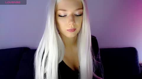 Isabella online show from 01/23/25, 08:04