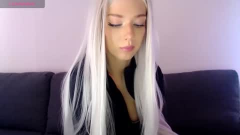 Isabella online show from 02/09/25, 11:14