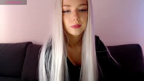 Isabella online show from 02/13/25, 11:28