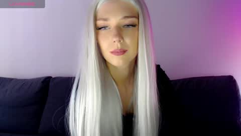 Isabella online show from 02/18/25, 12:06