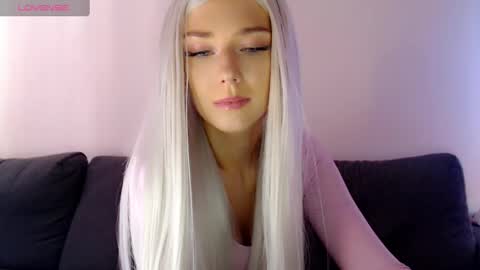 Isabella online show from 02/21/25, 09:56