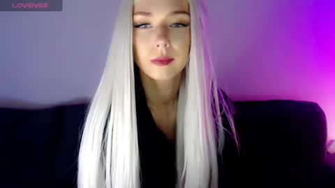 Isabella online show from 03/04/25, 08:13