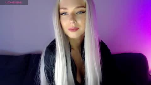 Isabella online show from 03/04/25, 11:19