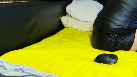 peter196888 online show from 10/25/25, 07:52