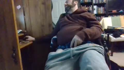 Snapshot of peter40770 chatting on 02/11/26, 04:17 peter40770 online show from 02/11/26, 04:17