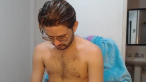 Snapshot of peter_x_annaud chatting on 09/28/25, 01:27 FELIPE online show from 09/28/25, 01:27