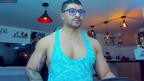 Snapshot of peterjack7 chatting on 01/01/25, 12:43 Peter Jack online show from 01/01/25, 12:43