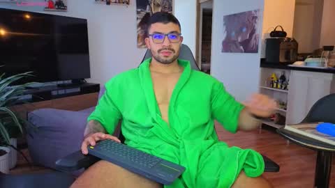 Snapshot of peterjack7 chatting on 11/30/25, 05:28 Peter Jack online show from 11/30/25, 05:28