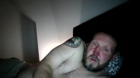 Snapshot of peterpeters443 chatting on 04/22/26, 05:25 jelle online show from 04/22/26, 05:25