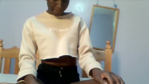 Snapshot of petite_ariana chatting on 02/12/26, 06:58 ariana online show from 02/12/26, 06:58