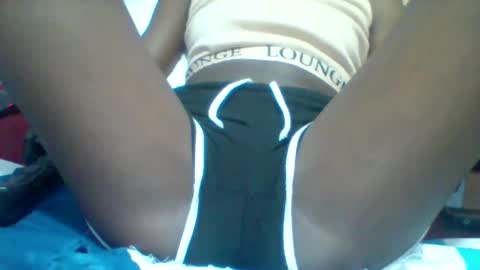 Snapshot of petite_ariana chatting on 02/28/26, 05:58 ariana online show from 02/28/26, 05:58