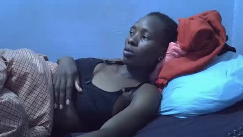 Snapshot of petite_bella21 chatting on 04/11/26, 10:19 petite_bella21 online show from 04/11/26, 10:19