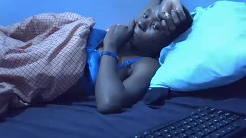 Snapshot of petite_bella21 chatting on 04/11/26, 10:47 petite_bella21 online show from 04/11/26, 10:47