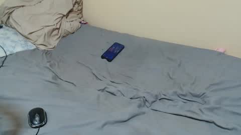 petite_bunni online show from 06/05/26, 06:52