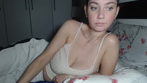 petite_danielle online show from 10/04/25, 06:17