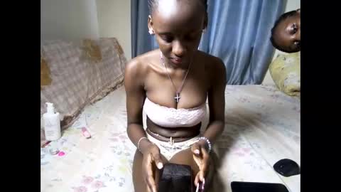 petite_funnie online show from 09/23/25, 07:55