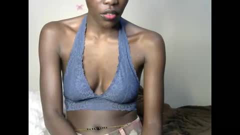 petite_lavi2 online show from 12/13/24, 11:34