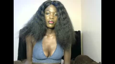 petite_lavi2 online show from 02/17/25, 06:04