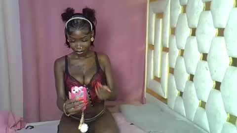 Snapshot of petite_lunar chatting on 02/22/26, 11:14 Lunar online show from 02/22/26, 11:14