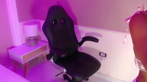 petite luxury online show from 10/20/25, 11:43