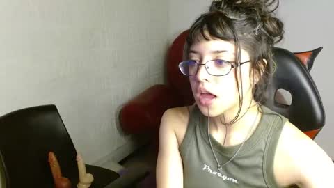 Melody online show from 04/10/26, 02:44