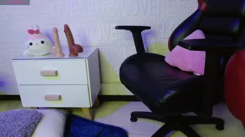 Melody online show from 04/17/26, 02:20