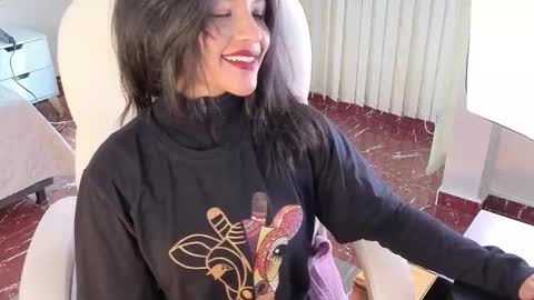 petite_molly_ online show from 01/07/26, 01:02