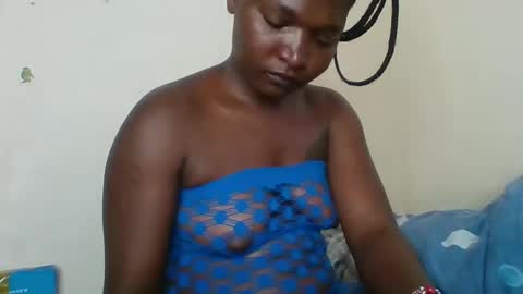 petite_shan online show from 02/04/26, 06:52