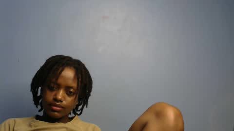 petite_star2 online show from 02/03/26, 06:40