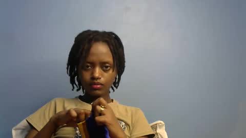 petite_star2 online show from 02/03/26, 10:48