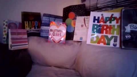 petite treat  online show from 01/16/26, 07:01