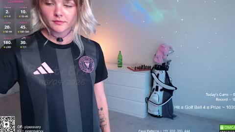 Snapshot of petitebrat chatting on 06/04/26, 08:26 PiperAvery online show from 06/04/26, 08:26