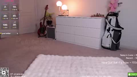 Snapshot of petitebrat chatting on 06/10/26, 01:28 PiperAvery online show from 06/10/26, 01:28