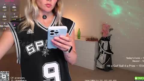 Snapshot of petitebrat chatting on 06/14/26, 02:20 PiperAvery online show from 06/14/26, 02:20