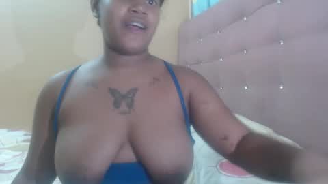 petitechocolatemommy online show from 11/19/25, 06:52