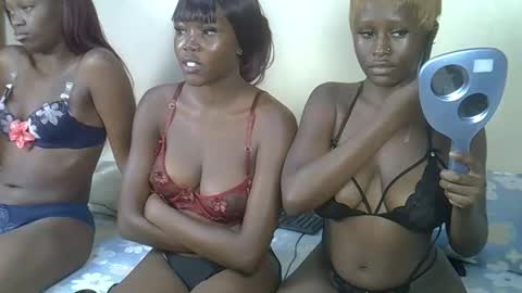 Snapshot of petitecookie chatting on 02/26/26, 09:36 Cookie online show from 02/26/26, 09:36