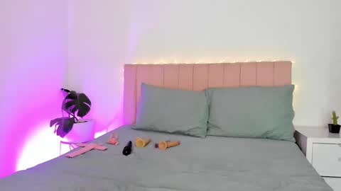 Danna  online show from 02/11/25, 04:55