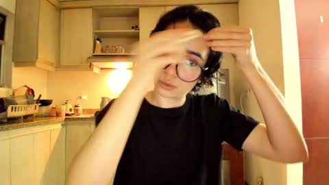 Lunna online show from 03/21/26, 02:27