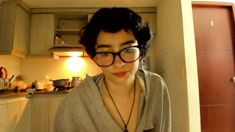 Lunna online show from 04/01/26, 12:44