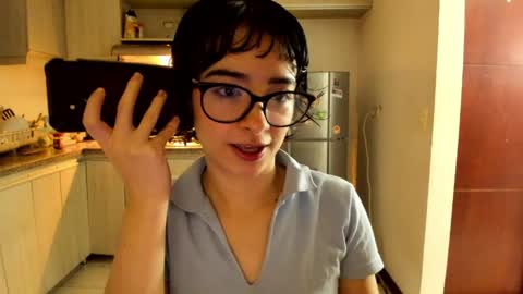 Lunna online show from 04/28/26, 01:48