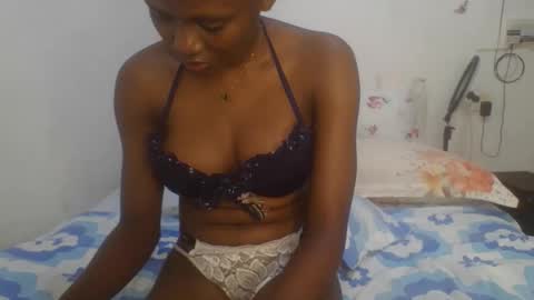 Snapshot of petiteediva chatting on 03/04/26, 02:17 diva online show from 03/04/26, 02:17