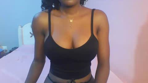 Snapshot of petiteediva chatting on 06/19/26, 02:49 diva online show from 06/19/26, 02:49