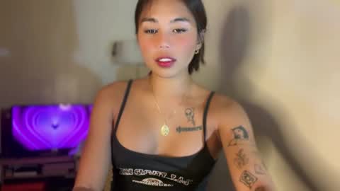 Snapshot of petitegirlx69 chatting on 09/20/25, 09:16 miss lisa online show from 09/20/25, 09:16
