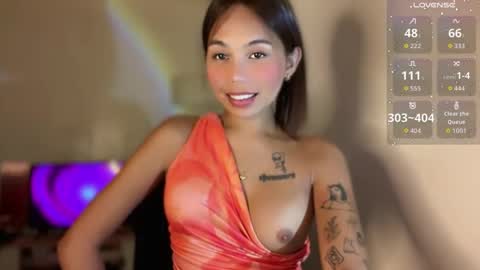 Snapshot of petitegirlx69 chatting on 05/19/26, 04:02 miss lisa online show from 05/19/26, 04:02
