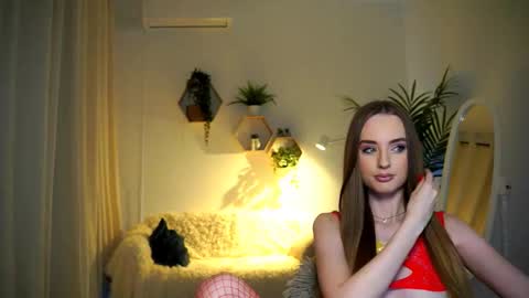 Petitegonwiild online show from 12/15/24, 01:11